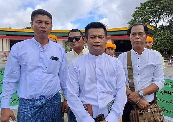 ဒီနှစ် အကယ်ဒမီ ရအောင်အဘ ဘောမပေးရတာပါ